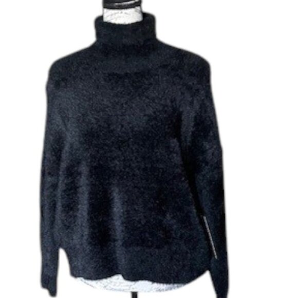 Devotion by Cyrus Eyelash Knit Turtleneck sweater - Picture 1 of 6